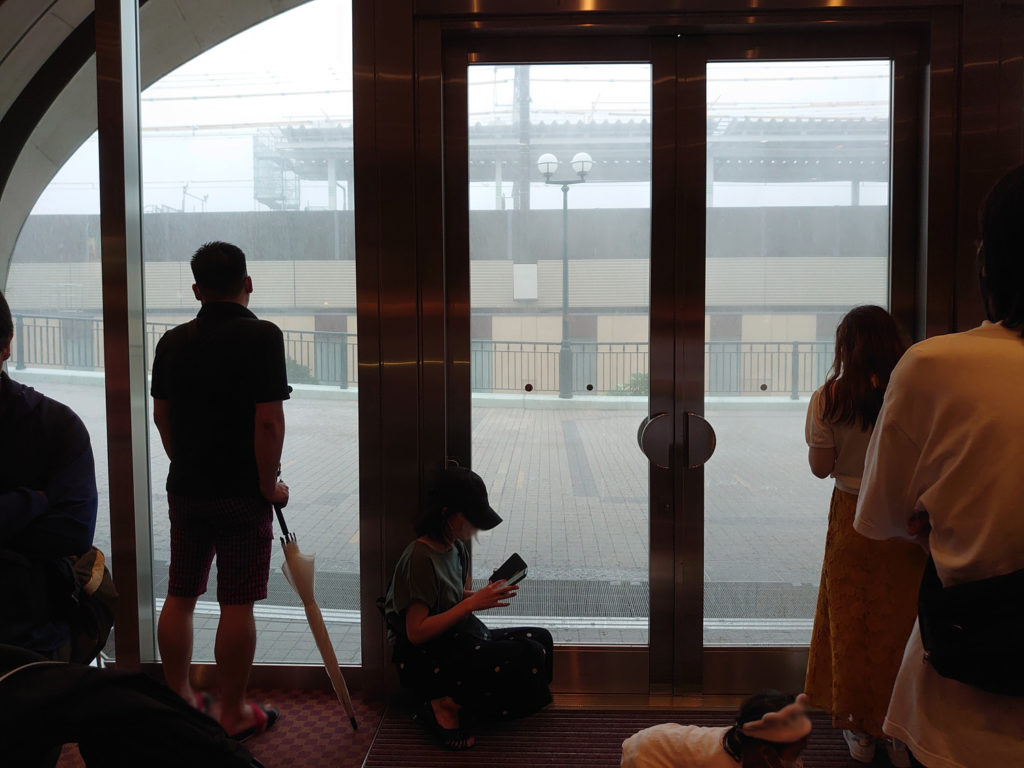 東京ディズニーリゾートと雷雨 ランドホテルと稲光 ボンボへの避難 東京ディズニーリゾート周辺周遊