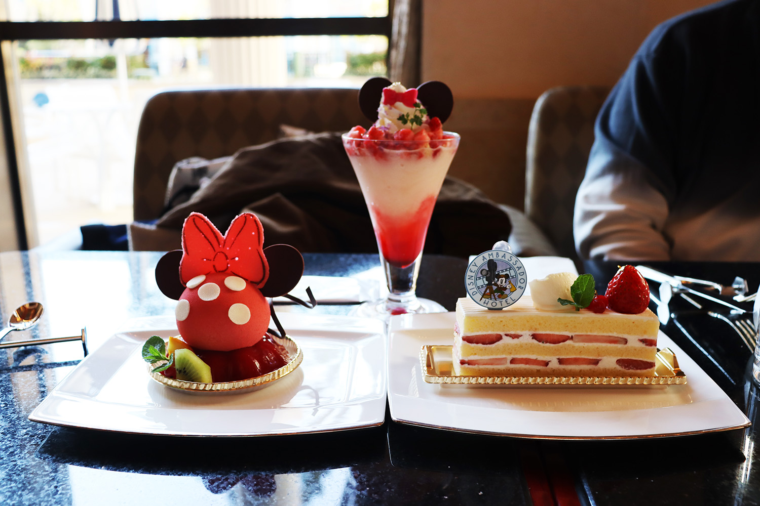 カフェオレ飲み放題のお安いケーキセットはハイピリオンラウンジで 東京ディズニーリゾート周辺周遊